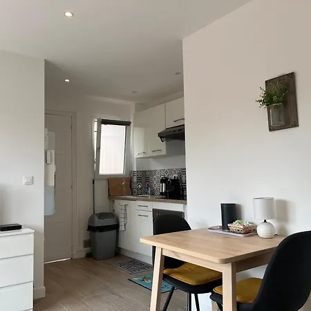 Juan Les Pins Balcon 10min Антіб