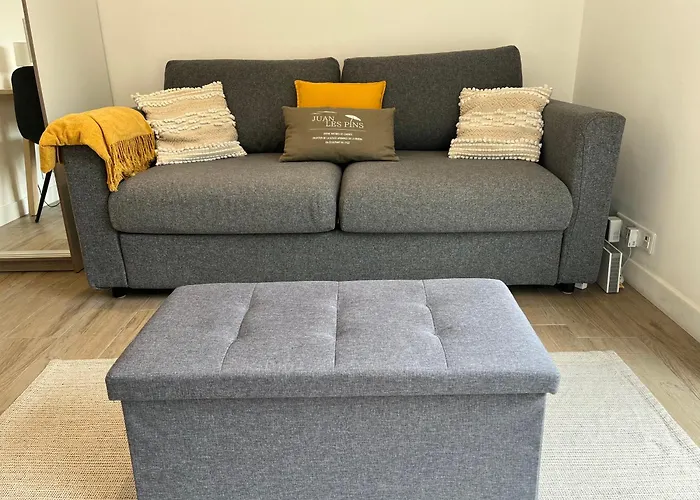 Juan Les Pins Balcon 10min Антіб